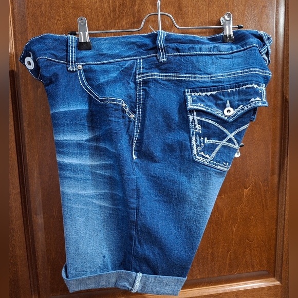 Amethyst Jean shorts size 16 - Picture 11 of 12